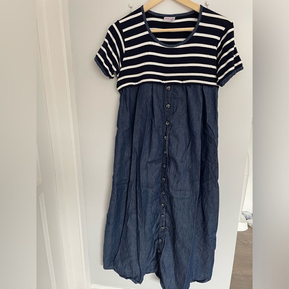 Women’s maternity feeding dress size M